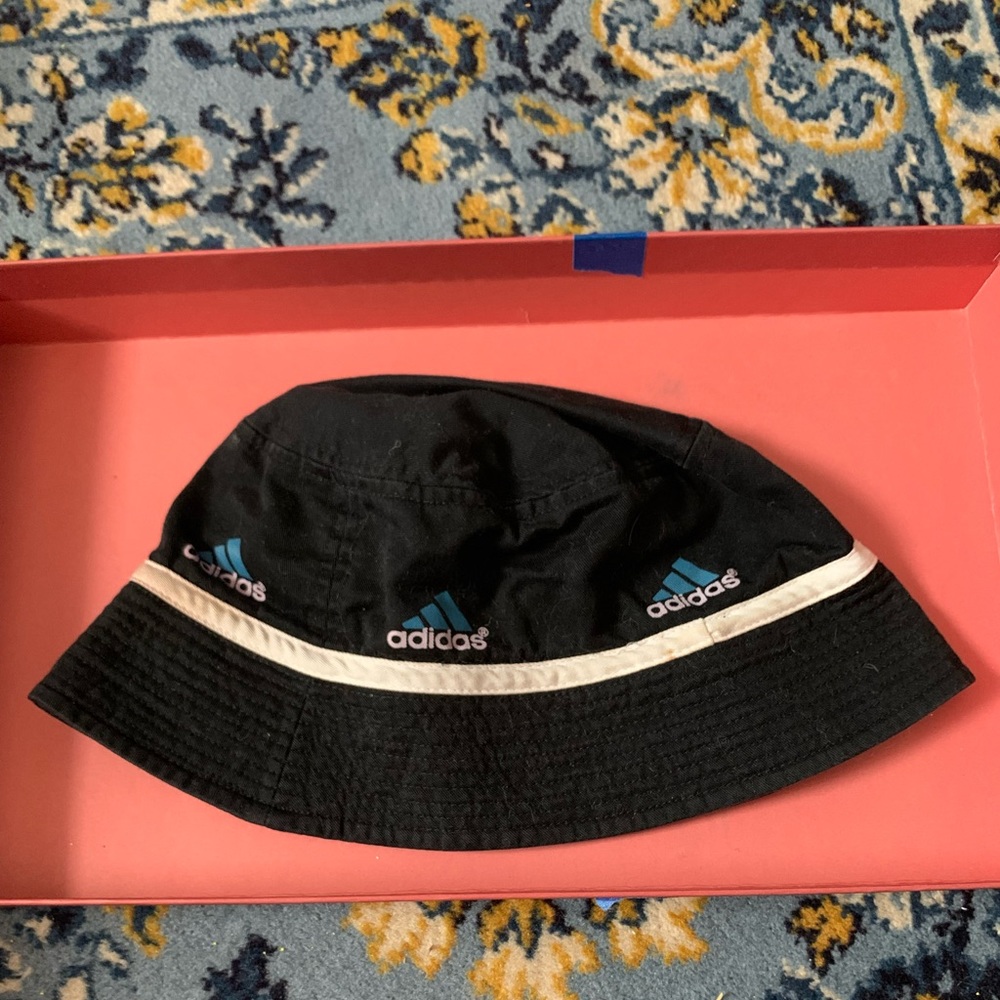 Adidas bucket hat